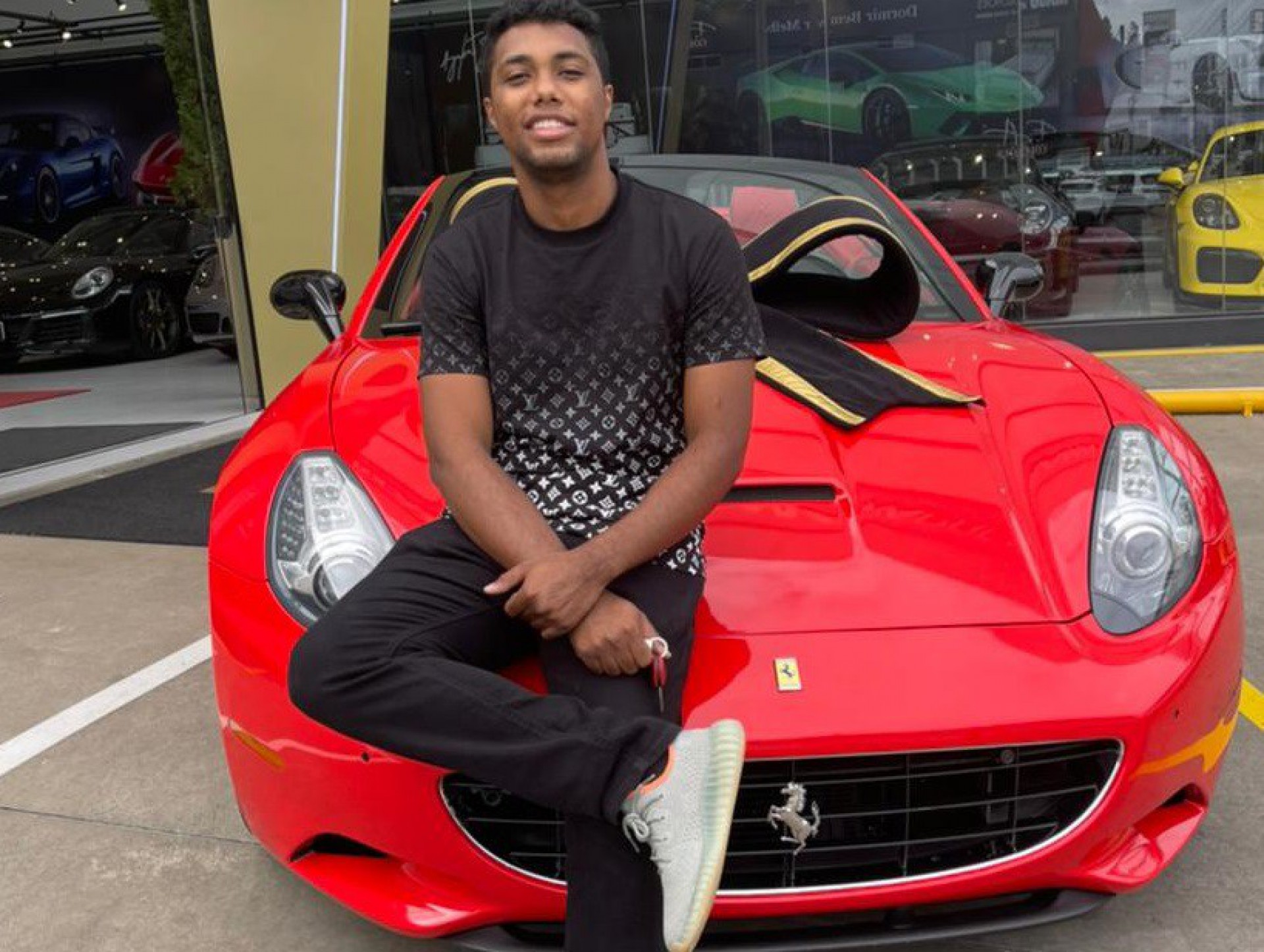 Milion&aacute;rio de 26 anos investe em neg&oacute;cios de jovens da periferia