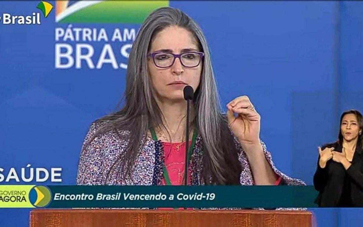 M&eacute;dica Ra&iacute;ssa Soares