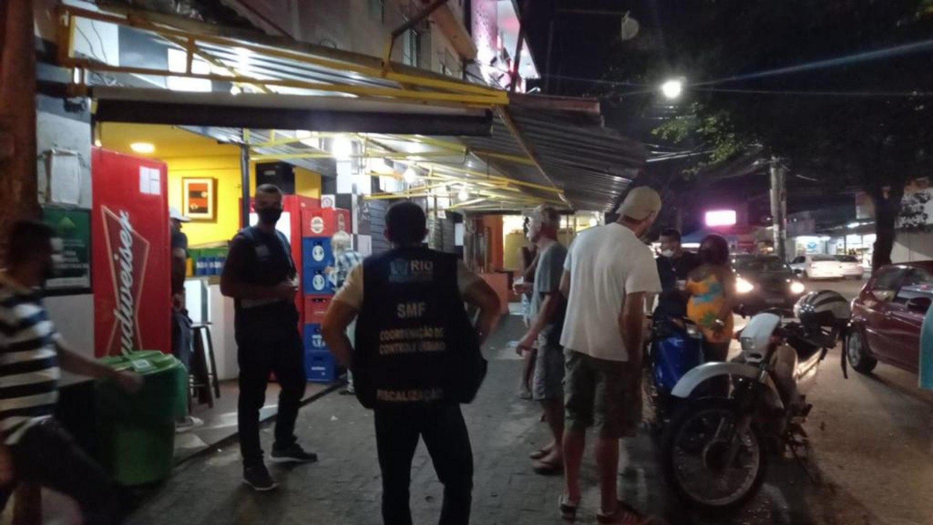 A partir da 00h desta sexta-feira, dia 12, passaram a vigorar as novas medidas determinadas pelo decreto 48.604, publicado no Diário Oficial de quinta-feira, dia 11.  - Prefeitura do Rio