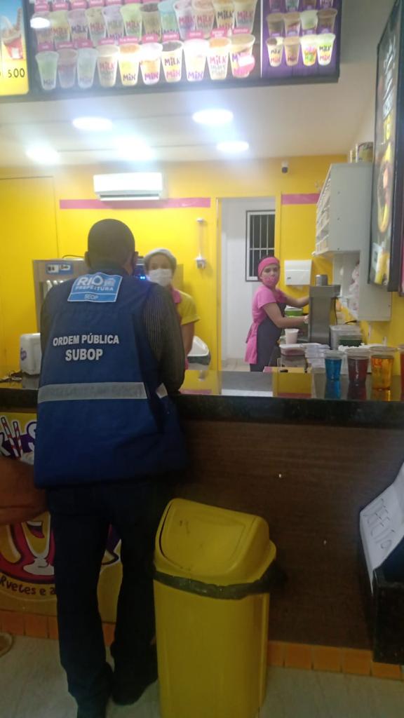 A partir da 00h desta sexta-feira, dia 12, passaram a vigorar as novas medidas determinadas pelo decreto 48.604, publicado no Diário Oficial de quinta-feira, dia 11.  - Prefeitura do Rio