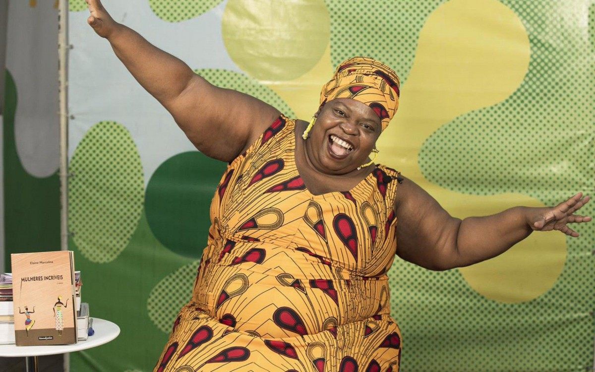 Escritora e professora, Elaine Marcelina se apresenta no projeto do Ecomuseu de Santa Cruz