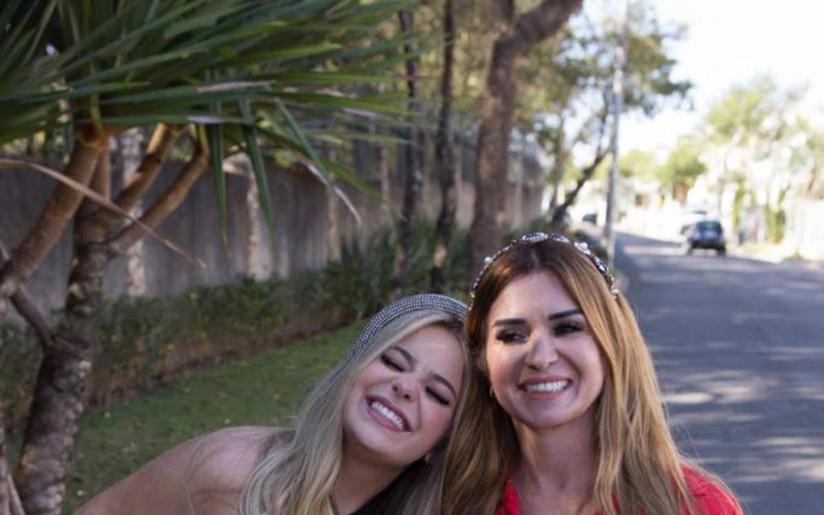 Viih Tube e m&atilde;e Viviane 