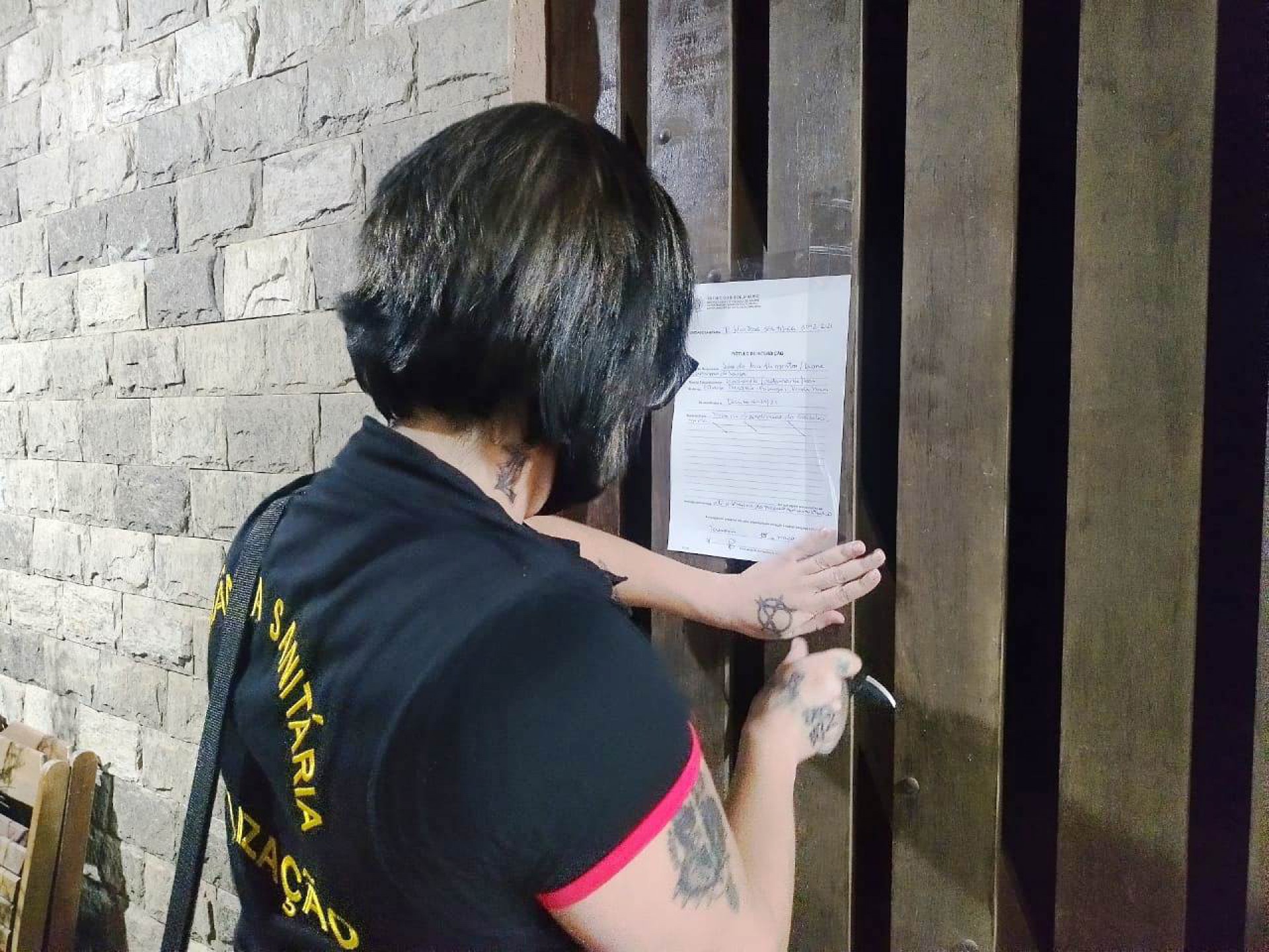 Multas foram aplicadas e estabelecimentos foram interditados ou notificados neste final de semana - Divulgação