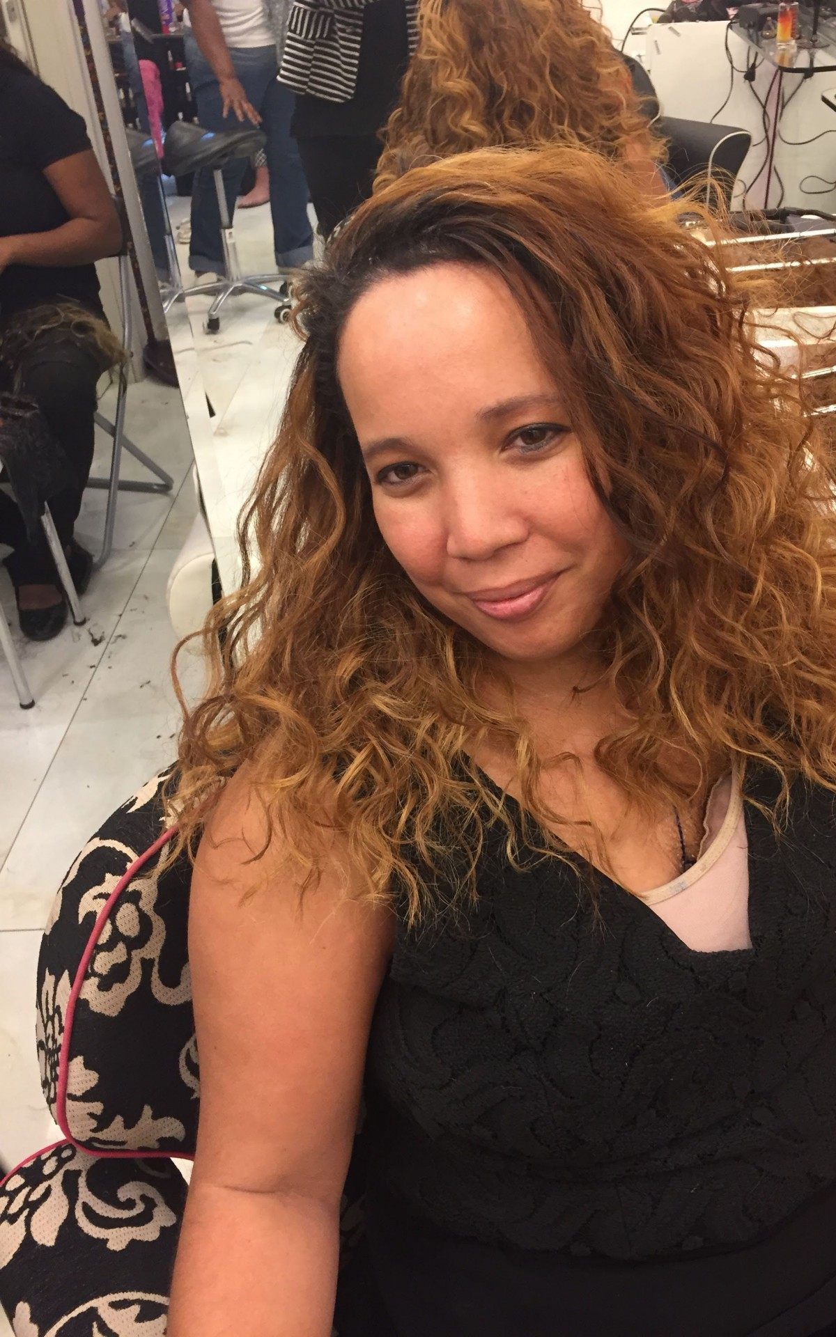 Depois de passar pelo projeto Cabelinhos do Bem, Jaqueline Chagas estava com os cabelos curtos