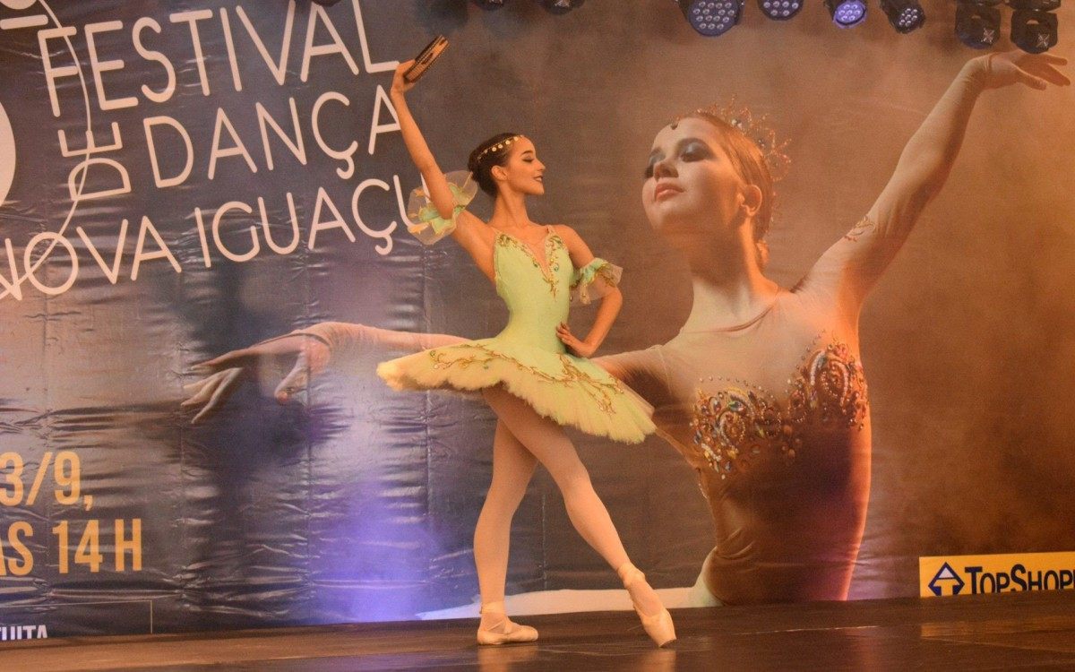 Alunos se apresentaram em eventos anteriores: Na foto, aluna Claryssa Barbosa