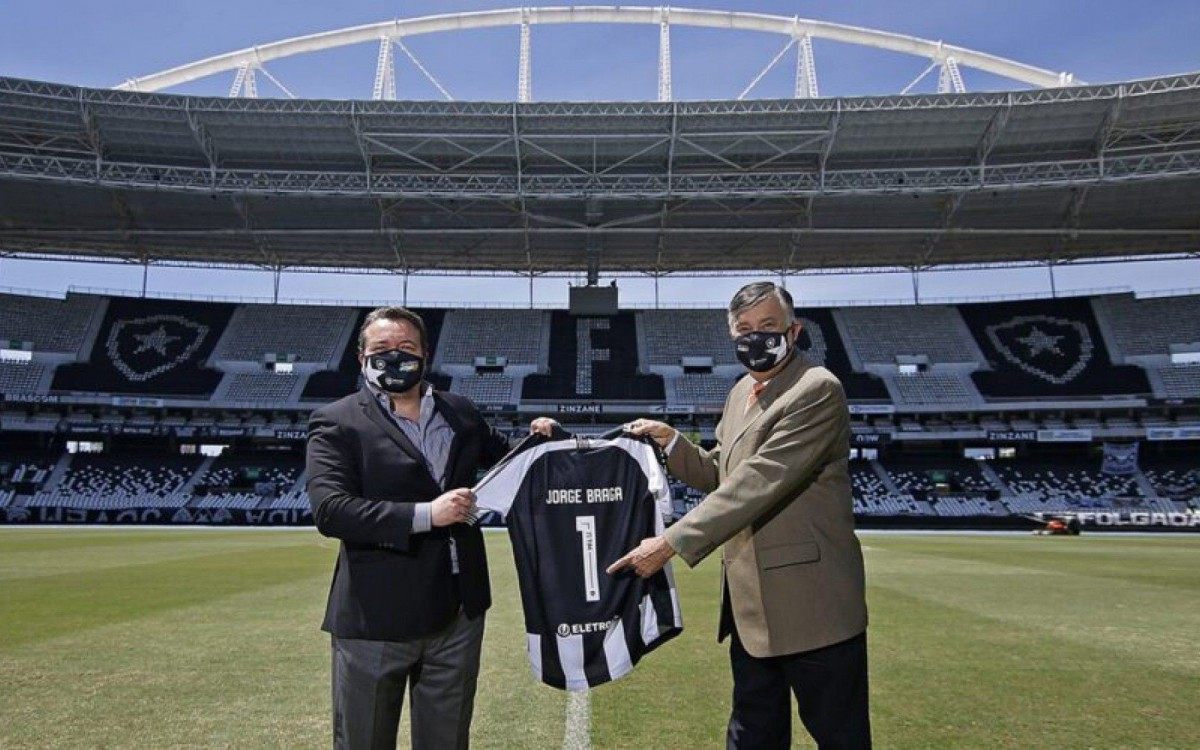 Jorge Braga, &agrave; esquerda, e o presidente Durcesio Mello encabe&ccedil;am o projeto de cria&ccedil;&atilde;o do banco digital alvinegro