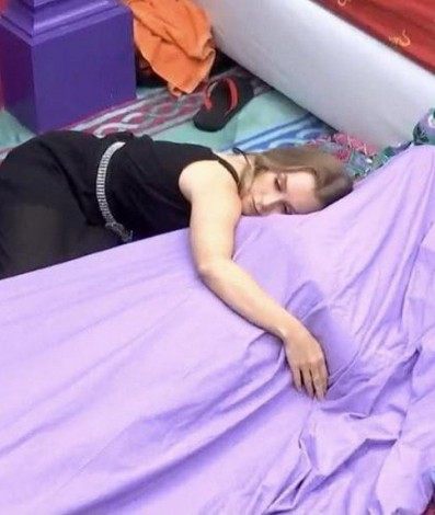 Carla Diaz tenta consolar Arthur após a saída de Projota - Reprodução/Globo