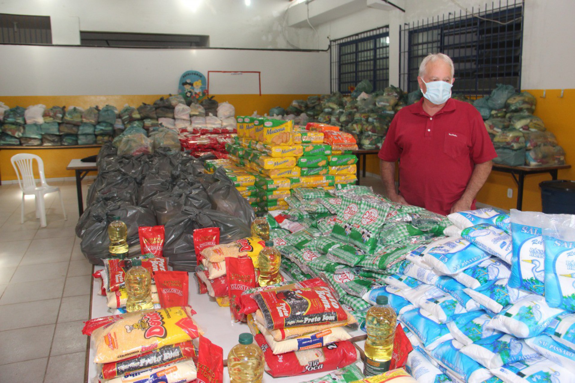 Itaperuna prepara kits de alimenta&ccedil;&atilde;o para alunos da rede municipal; confira calend&aacute;rio de entrega