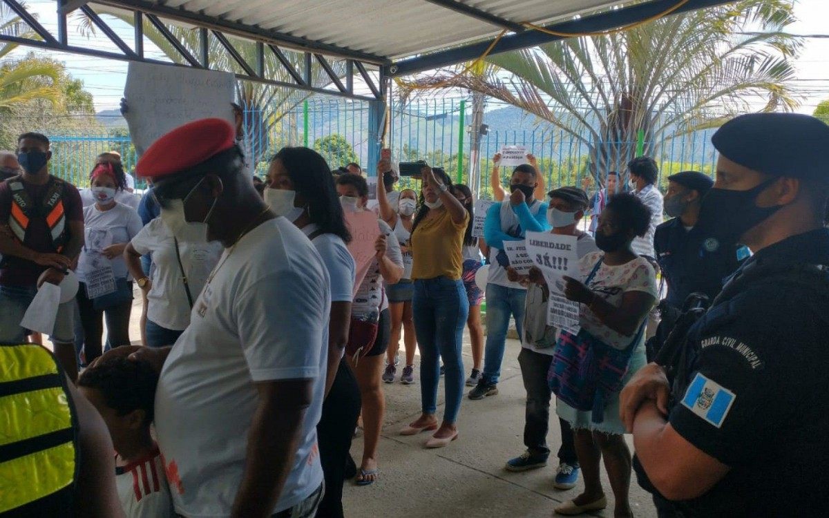 Parentes e familiares do mototaxista fizeram protesto nesta quinta-feira pedindo por justi&ccedil;a