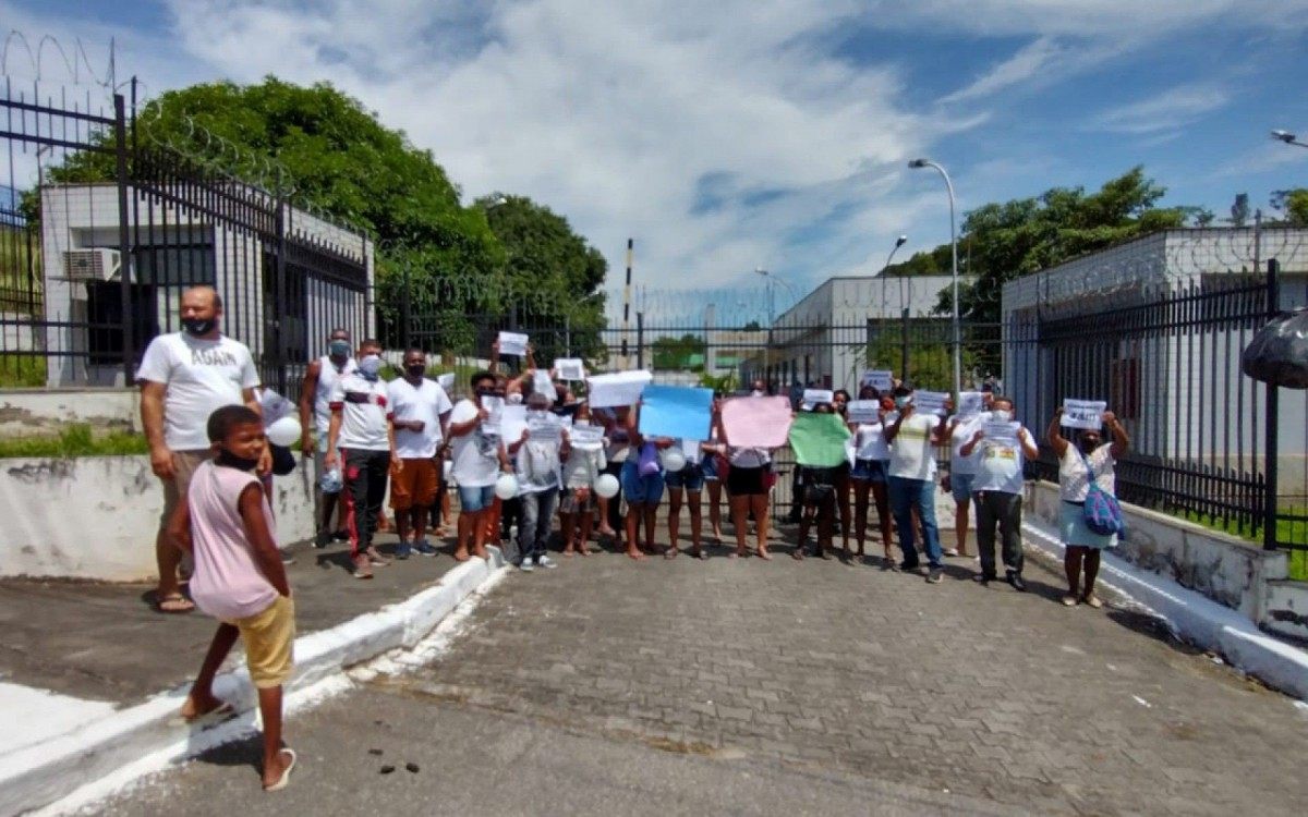 Parentes e familiares do mototaxista fizeram protesto nesta quinta-feira pedindo por justi&ccedil;a