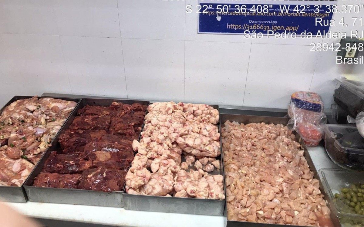 700kg de alimentos apontados pelo Procon como impróprios ao consumo - Divulgação