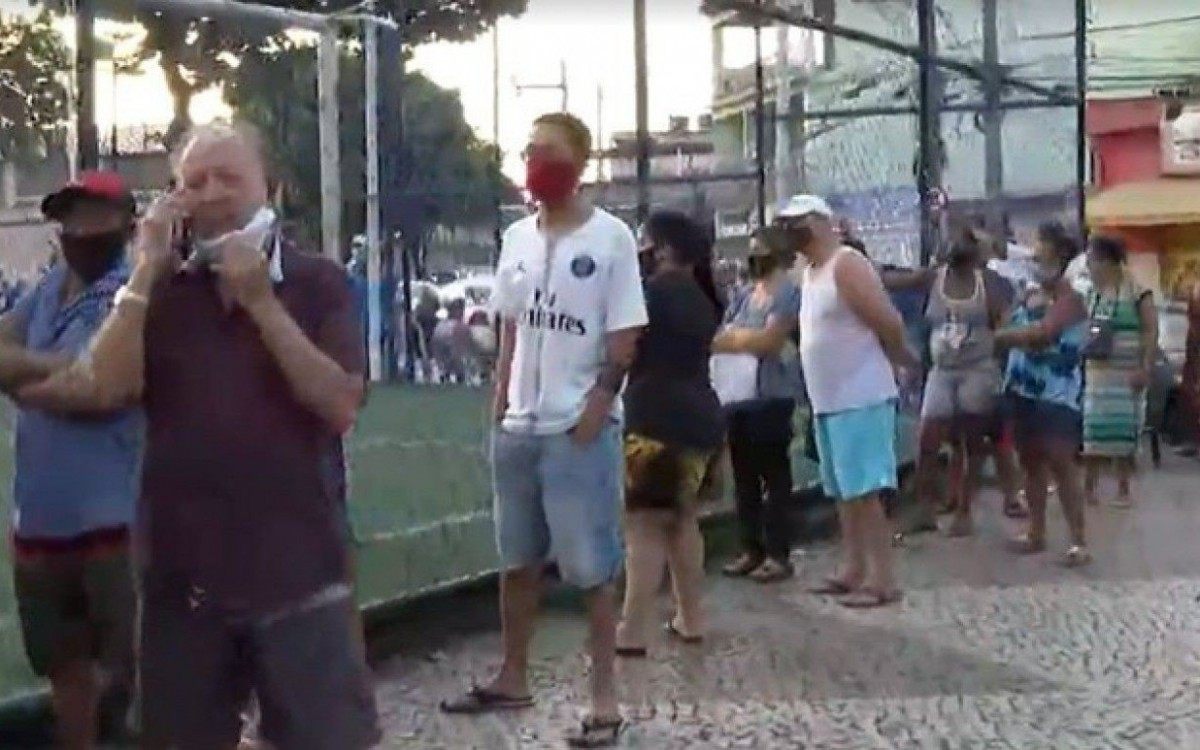 Filas marcam novamente a vacina&ccedil;&atilde;o em Caxias.
