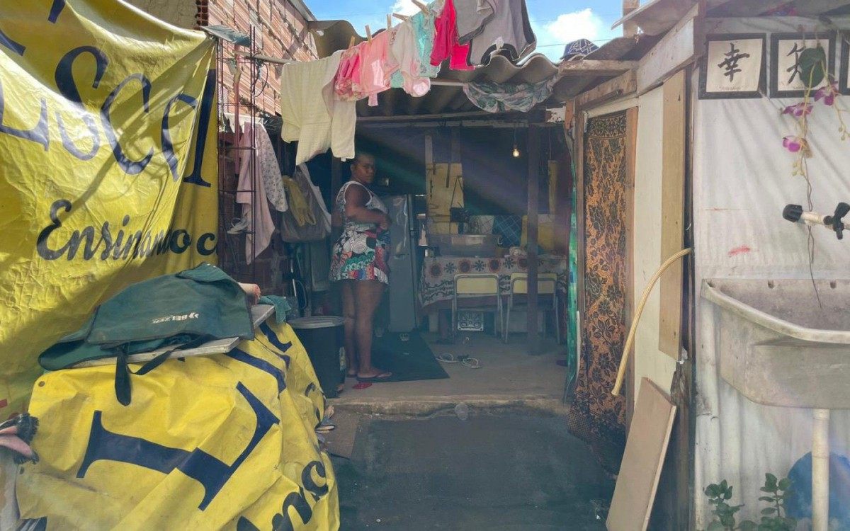 Cleidemara, moradora da favela de Manguinhos, perdeu as vendas nas ruas com a pandemia de coronavírus - Divulgação