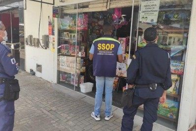 Fiscais orientam comércio na Posse sobre cumprimento de novas medidas de restrição