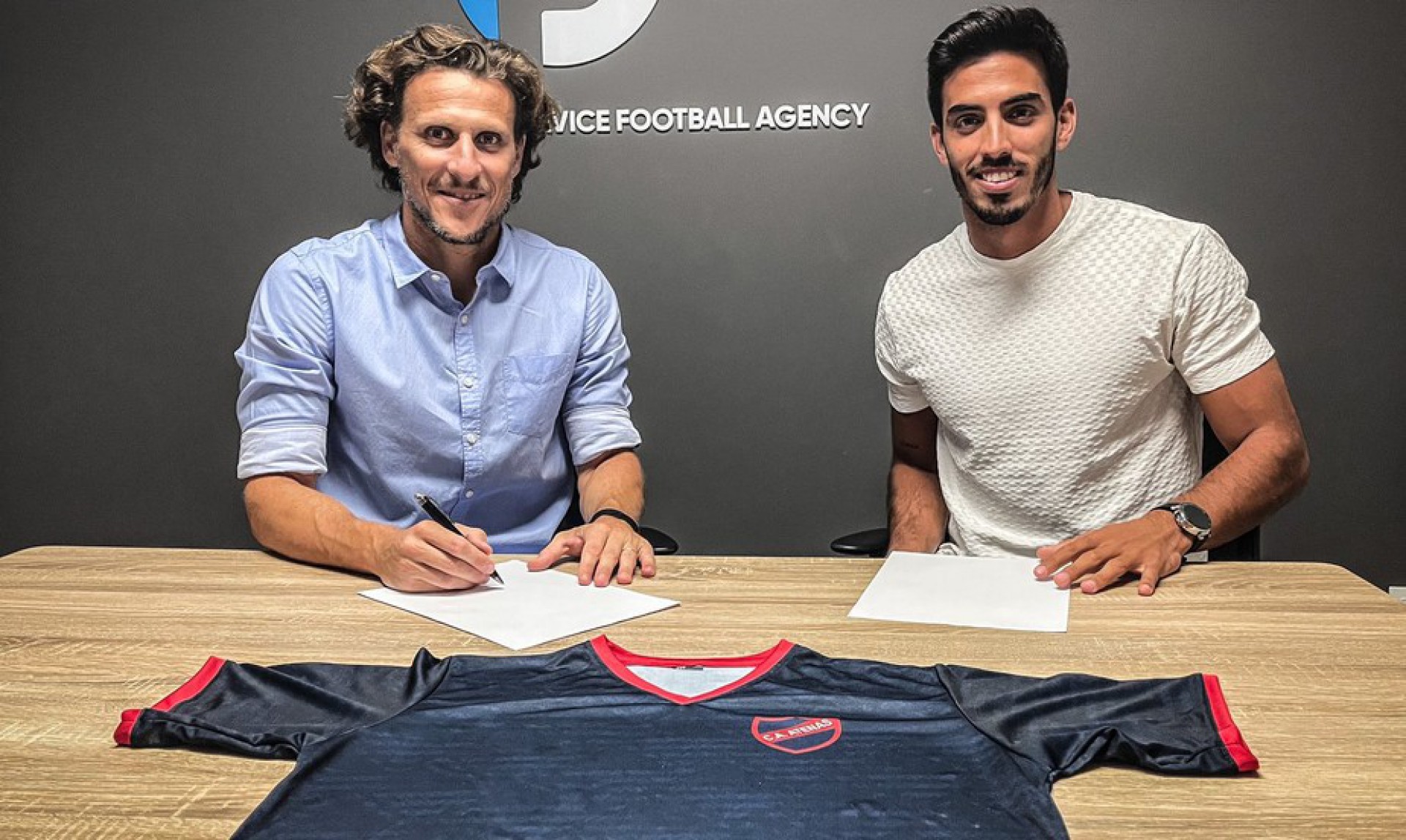 Diego Forl&aacute;n &eacute; anunciado como t&eacute;cnico da Segundona do Uruguai