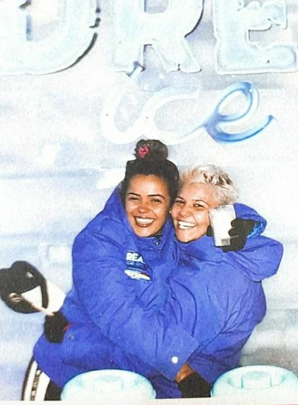 Elisângela e Mayara durante viagem com dinheiro roubado - Redes sociais