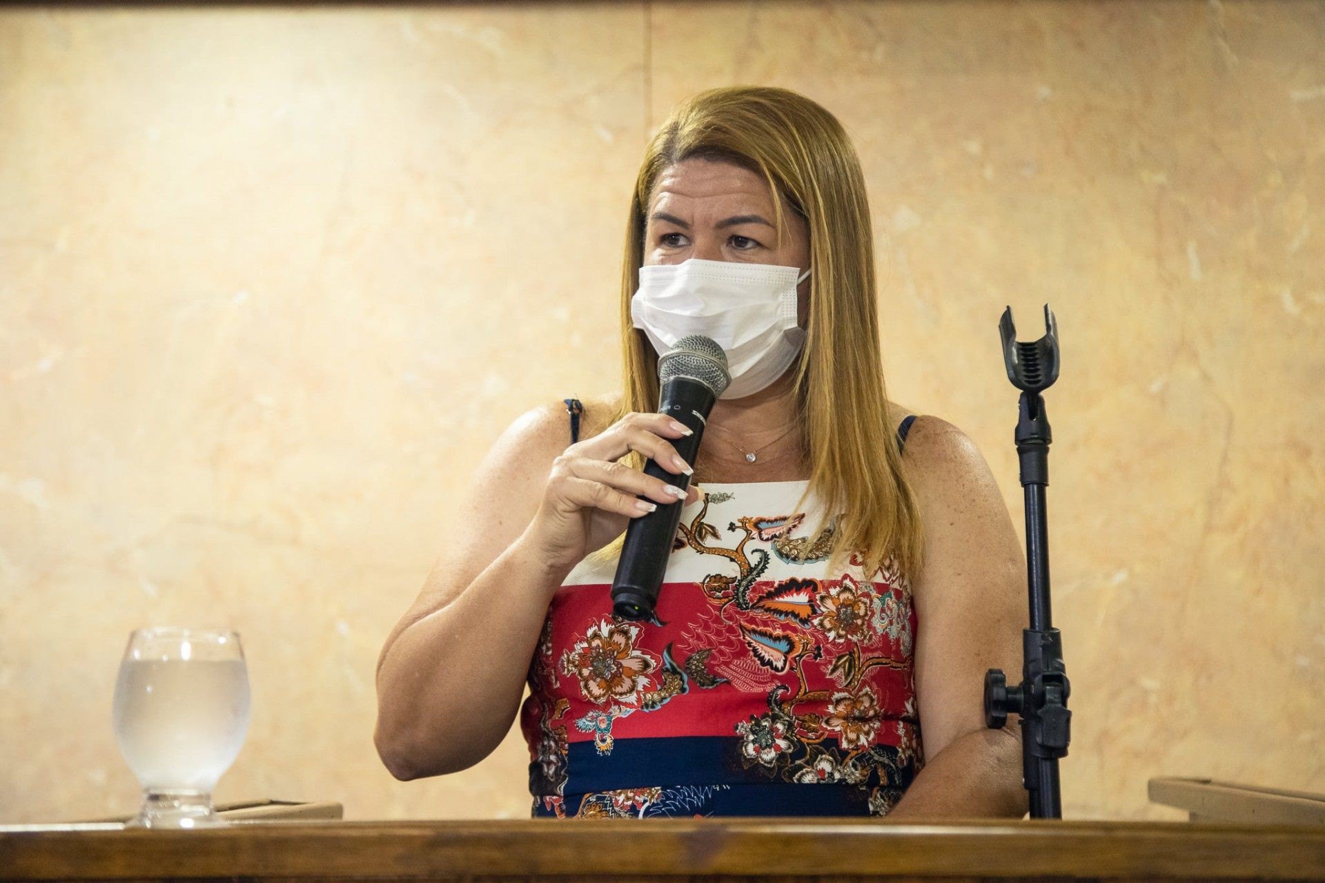 Ap&oacute;s morte de vereador, C&acirc;mara de Caxias empossa Rosinha como vereadora