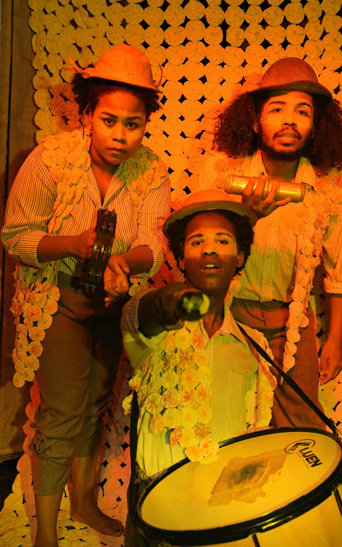 Atores apresentam o espet&aacute;culo musicado 'Jo&atilde;o do Vale: O Carcar&aacute; da Baixada'