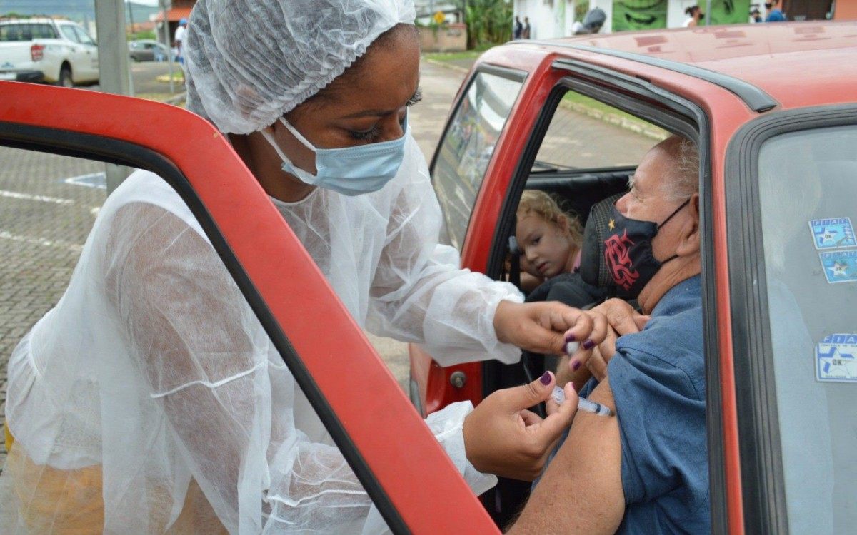 Vacina&ccedil;&atilde;o ser&aacute; realizada das 8h &agrave;s 12h, no p&aacute;tio da prefeitura de Porto Real
