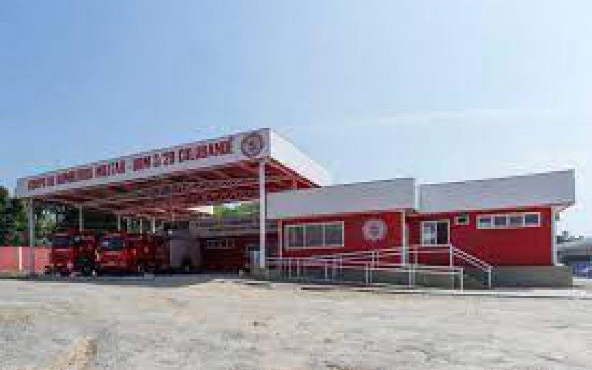 Destacamento atual, inaugurado em abril de 2015 no Coluband&ecirc;, &eacute; subordinado ao 20&ordm; Grupamento de Bombeiros Militares, no bairro de S&atilde;o Miguel, que atende n&atilde;o s&oacute; S&atilde;o Gon&ccedil;alo, com mais de um milh&atilde;o de habitantes, mas tamb&eacute;m as cidades vizinhas de Rio Bonito e Itabora&iacute;