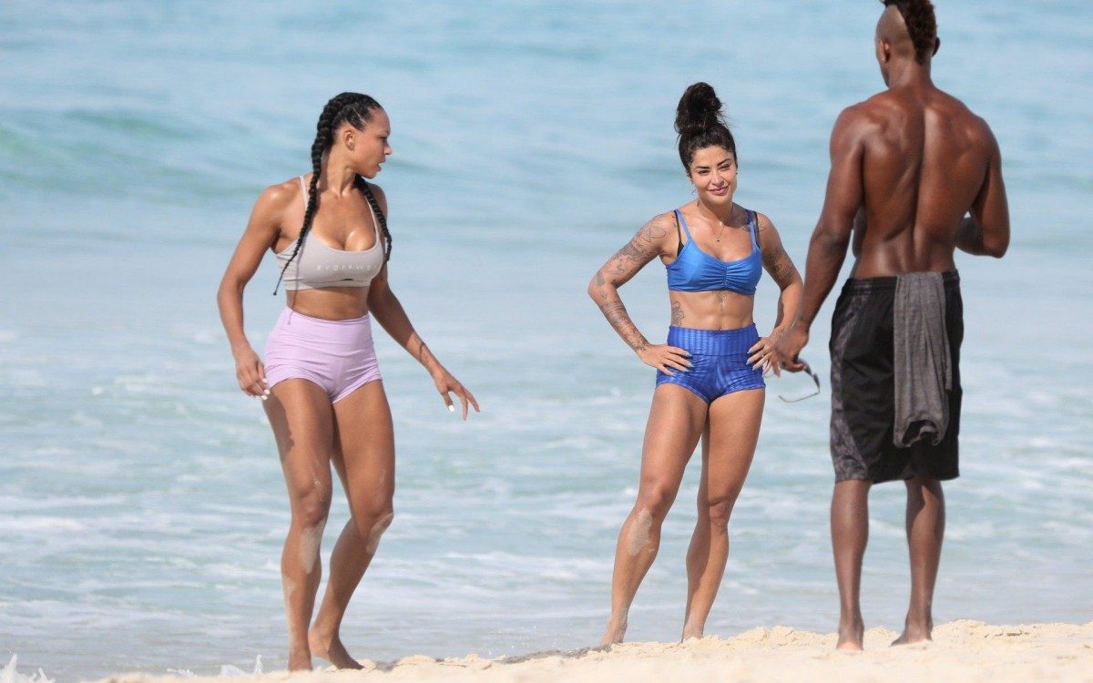 Aline Riscado treina na praia nesta sexta-feira