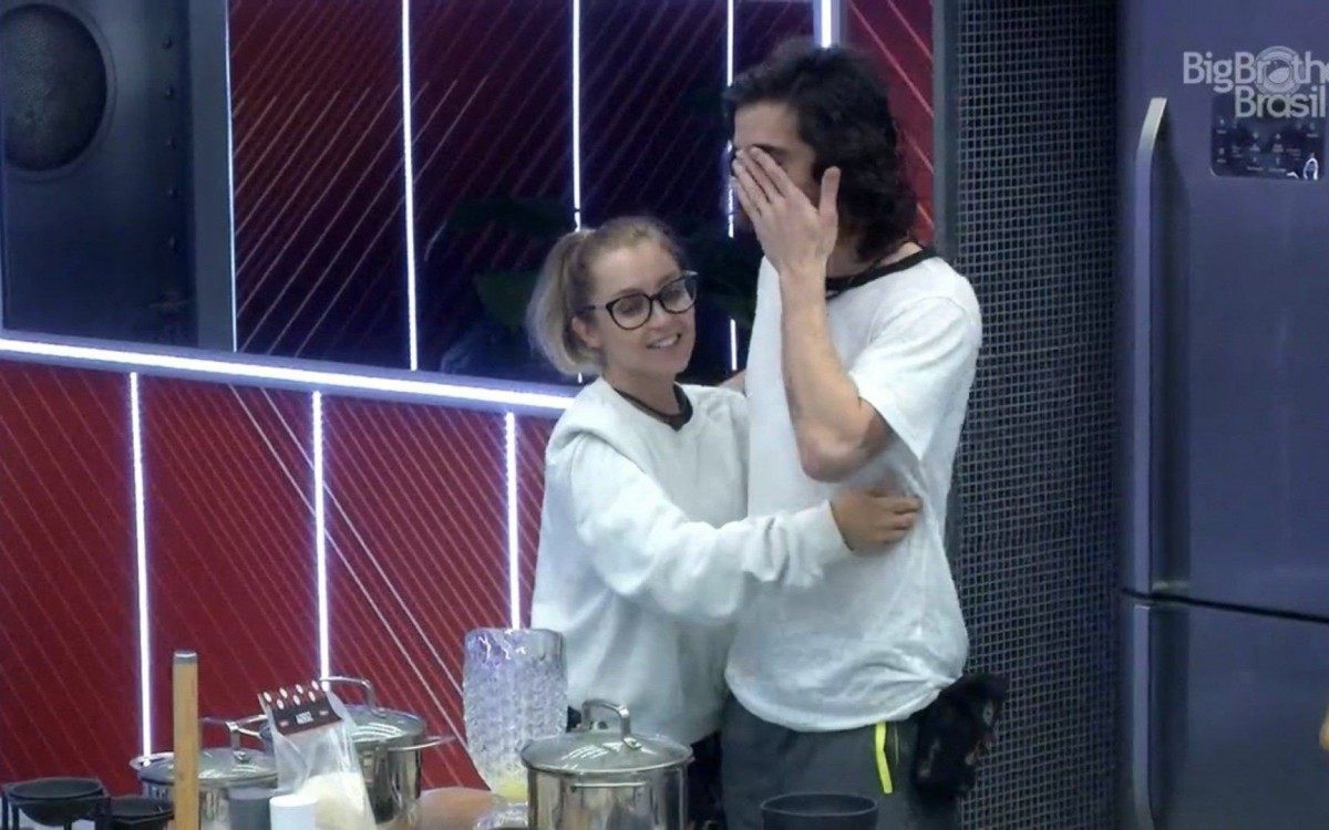 Após deixar a prova, Fiuk chorou e foi consolado por Carla Diaz: 'Está tudo bem'