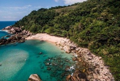 Após 29 dias perdidos em alto mar, homens resgatados em Nova Guiné sobrevivem graças a 'oração e cocos'