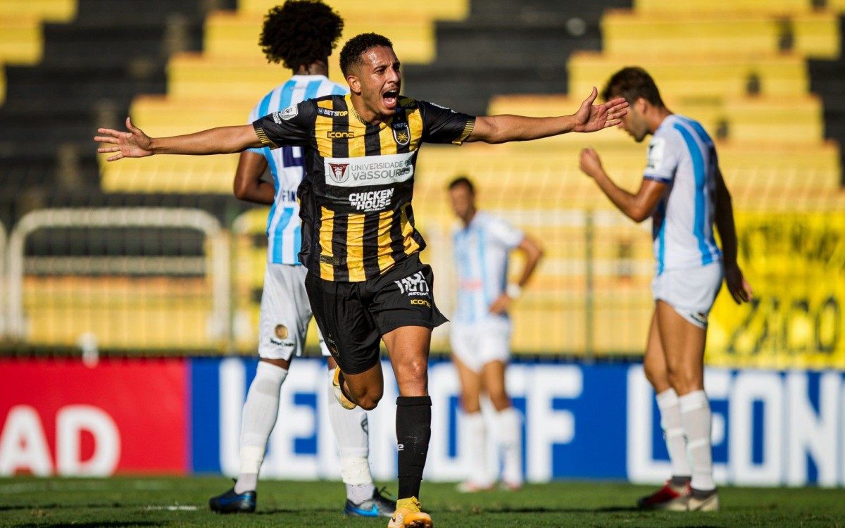 Volta&ccedil;o vence Maca&eacute; por 1 a 0