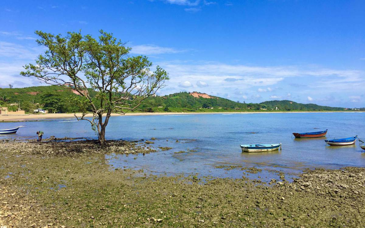 Escritor Fernando Bertozzi mostra lugares em B&uacute;zios pouco explorados por turistas e exibe na TV