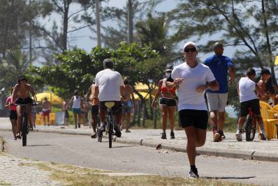 Municípios do Rio decretam novas restrições para conter a covid-19; confira