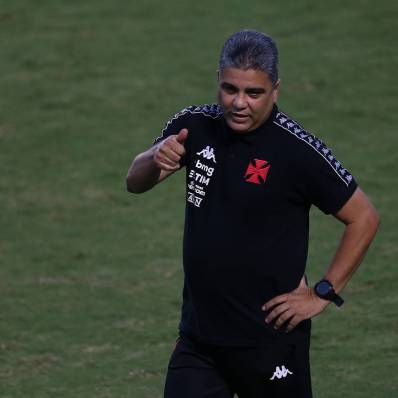Titular do Vasco testa positivo para Covid-19 e fica fora do jogo contra o CRB