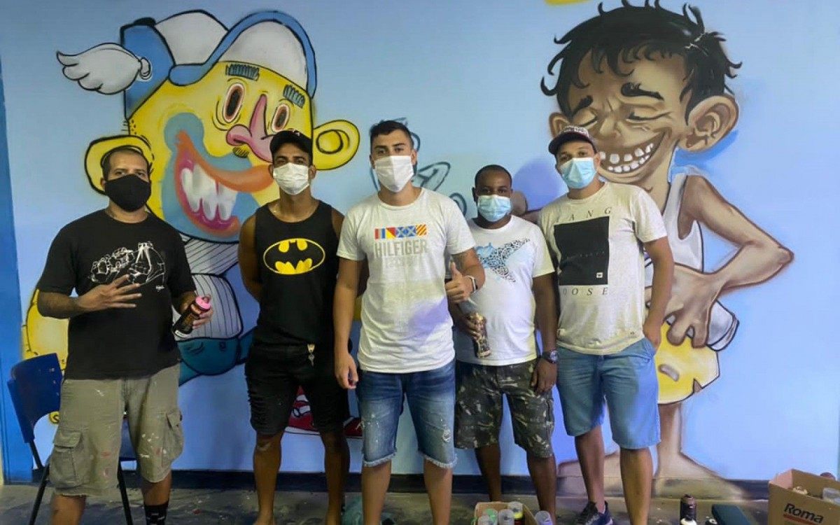 O deputado federal Altineu C&ocirc;rtes tamb&eacute;m visitou o Lavour&atilde;o durante a produ&ccedil;&atilde;o das artes e garantiu ao secret&aacute;rio Lucas Muniz que lutar&aacute; por recursos para destinar &agrave; valoriza&ccedil;&atilde;o da Cultura do munic&iacute;pio