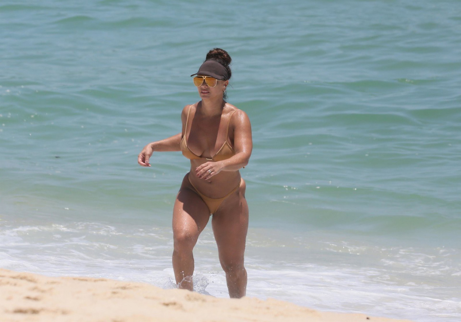 Viviane Araújo curte dia de praia na Zona Oeste do Rio - delson silva dos santos / AgNews