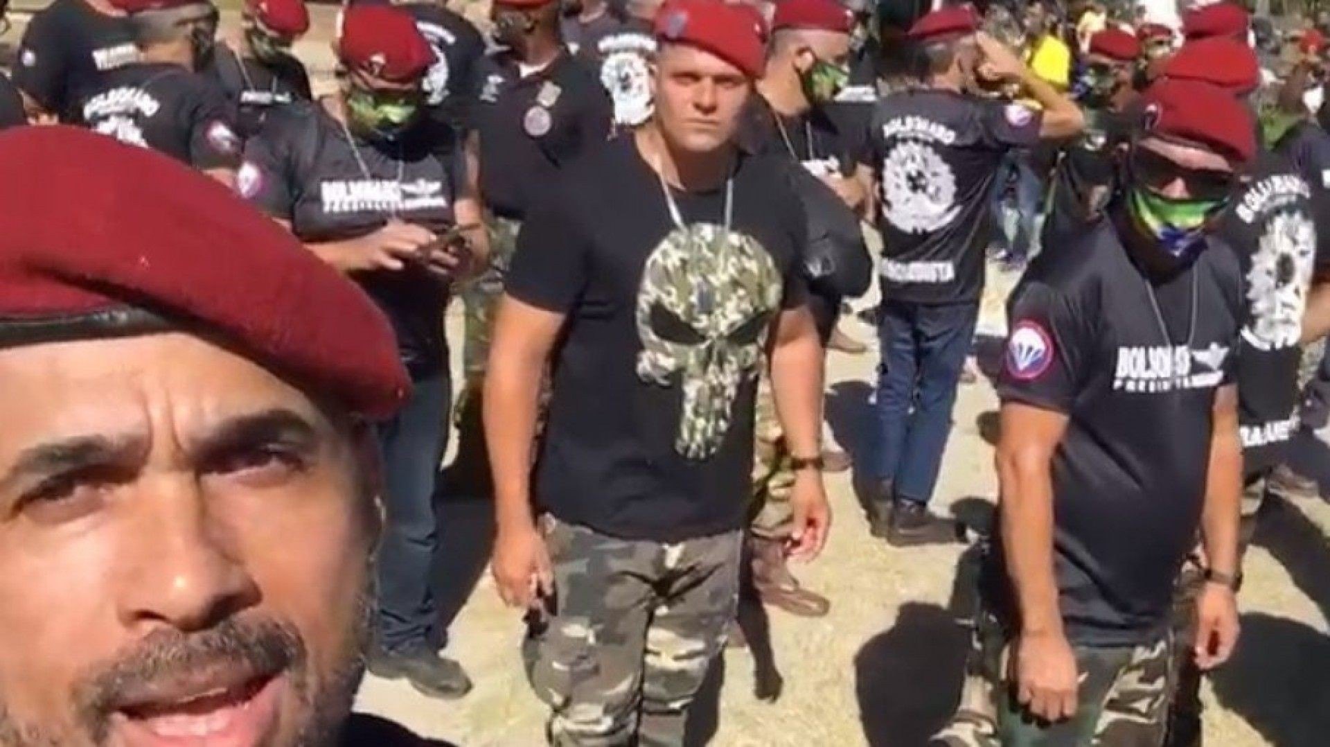 Bolsonaro incentiva e apoiadores sobem o tom das amea&ccedil;as