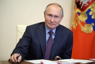 Putin e Xi desafiam EUA e prometem pacto 'sem limites' entre China e Rússia