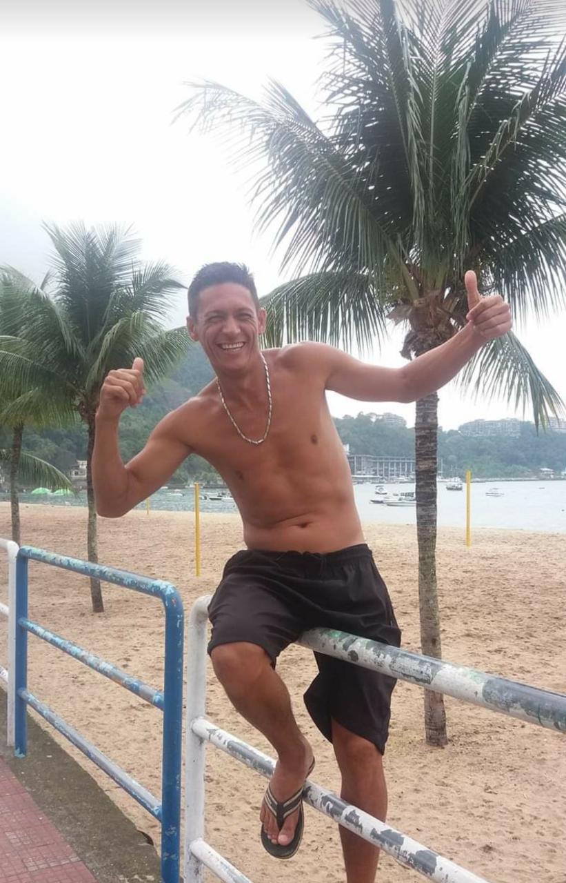 Edson Santana de Ara&uacute;jo, de 42 anos, foi morto a tiros em um bar, pr&oacute;ximo de sua resid&ecirc;ncia
