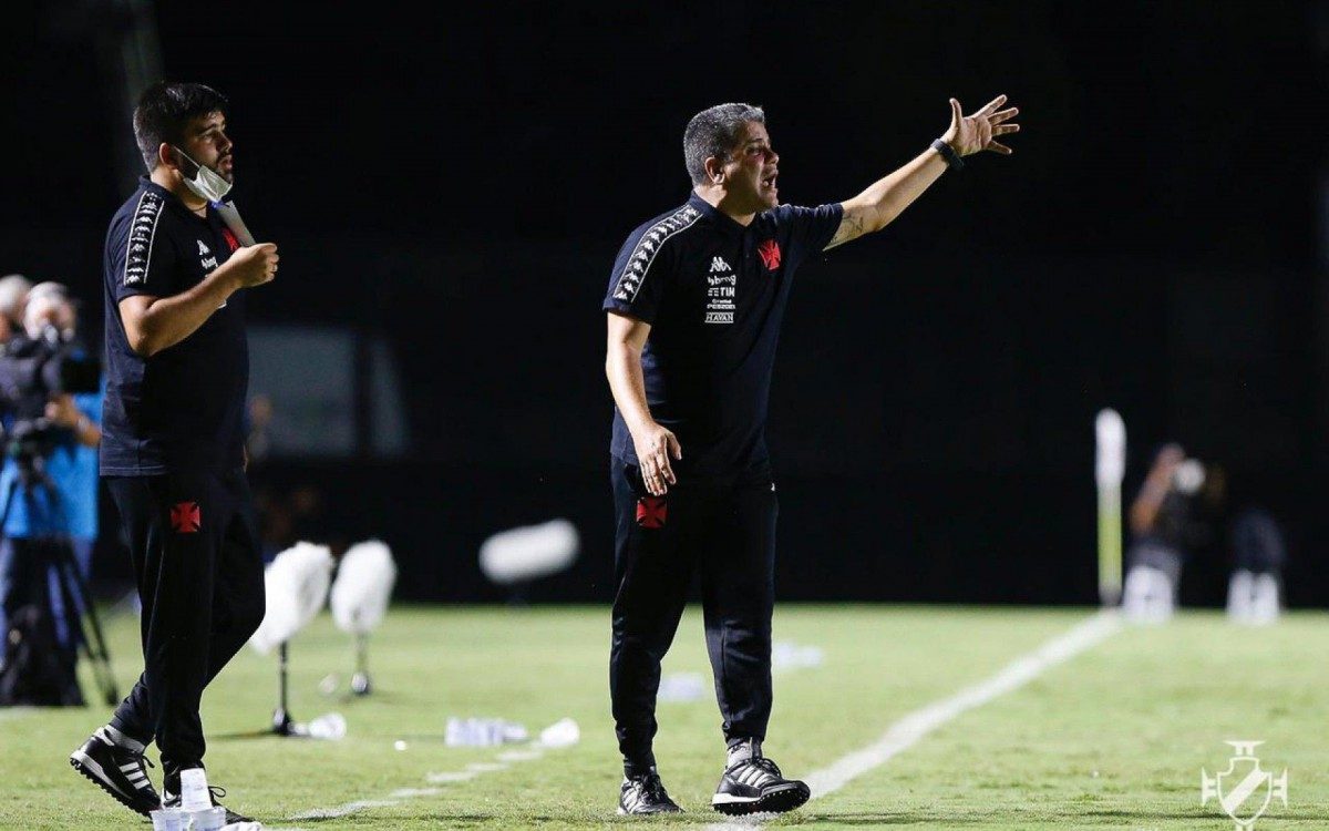 Marcelo Cabo enxerga evolu&ccedil;&atilde;o do Vasco em meio ao processo de reformula&ccedil;&atilde;o