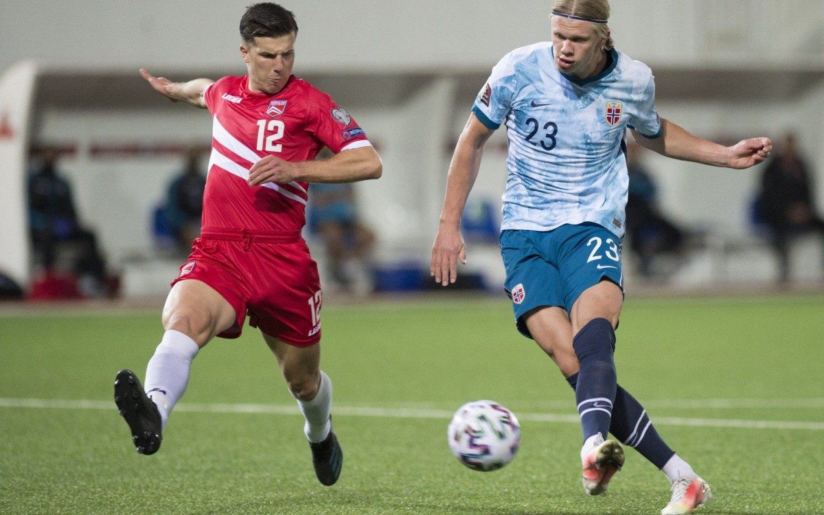 Haaland passou em branco na vit&oacute;ria por 3 a 0 sobre Gibraltar, mas deixou o seu cr&iacute;tico recado contra as p&eacute;ssimas condi&ccedil;&otilde;es de trabalho dos trabalhadores no Catar