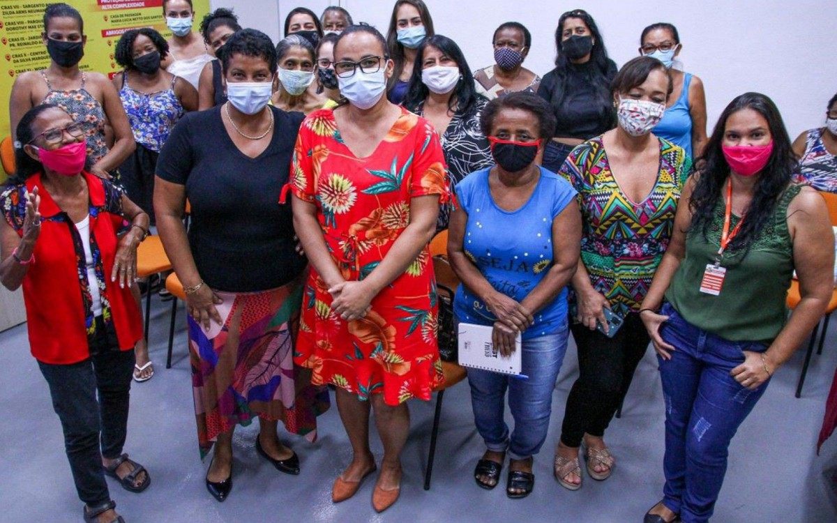 A palestra conta com a participa&ccedil;&atilde;o de mulheres de v&aacute;rios segmentos da sociedade de Belford Roxo