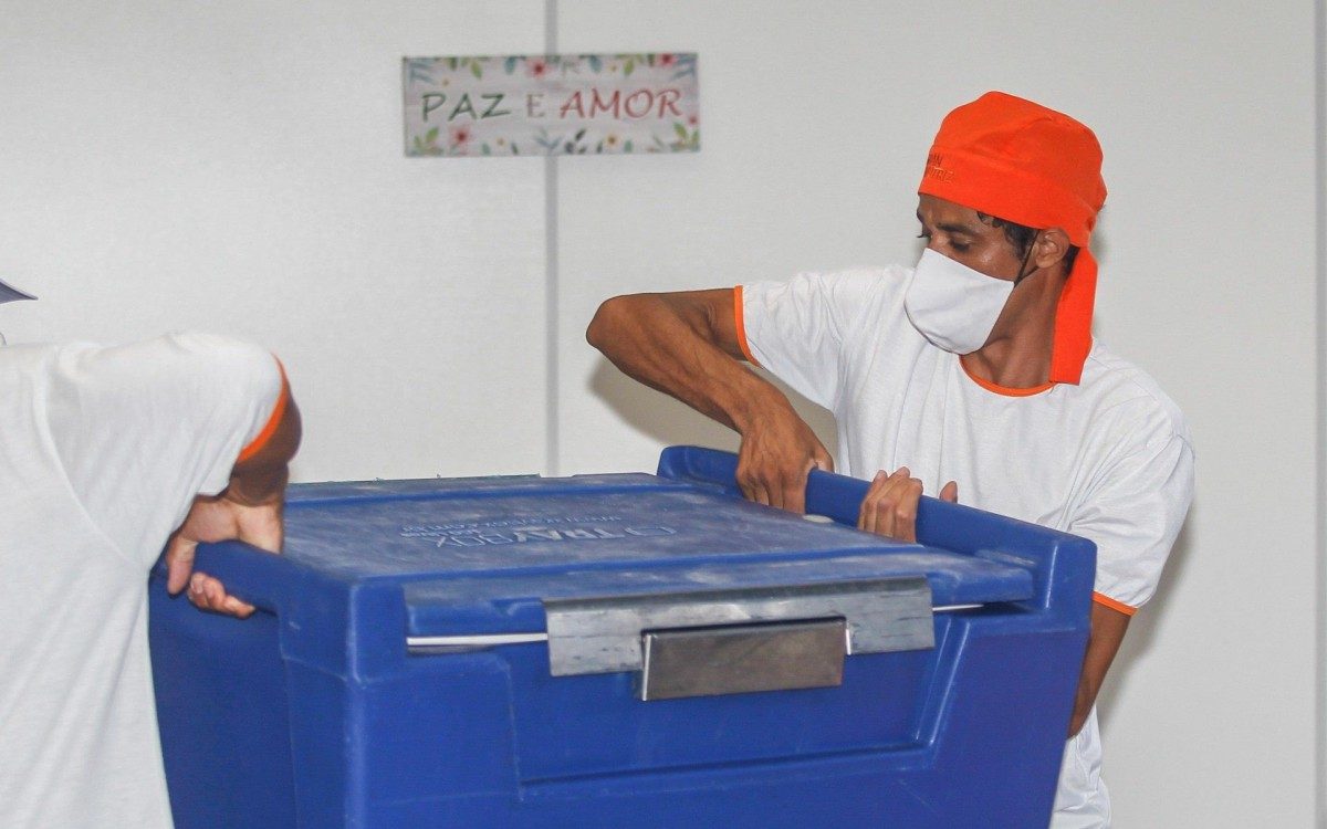 Rosemcler Costa da Silva passou de benefici&aacute;rio a funcion&aacute;rio do Programa RJ Alimenta