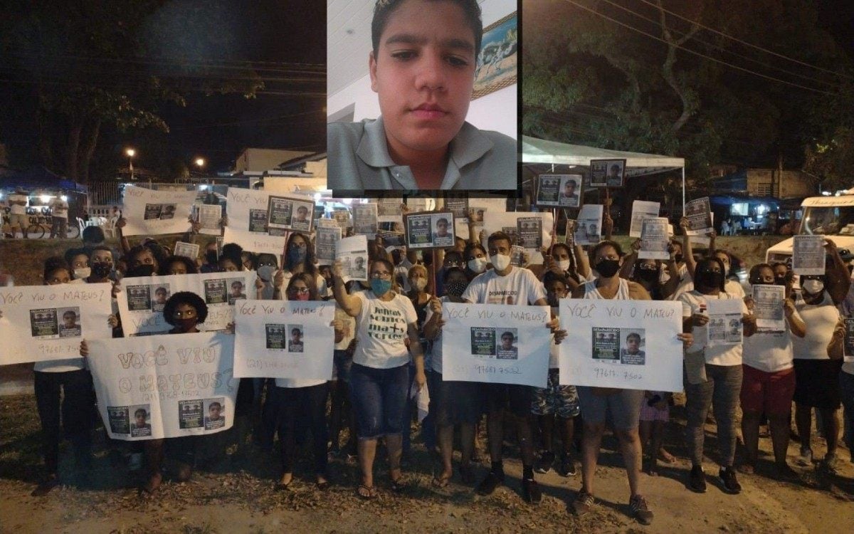 Cerca de 50 pessoas participaram da manifestação, na noite de quarta-feira, na Praça do  Curral Falso, na Zona Oeste, para encontrar o estudante Mateus Marques, sumido há 4 dias   - Arquivo Pessoal  