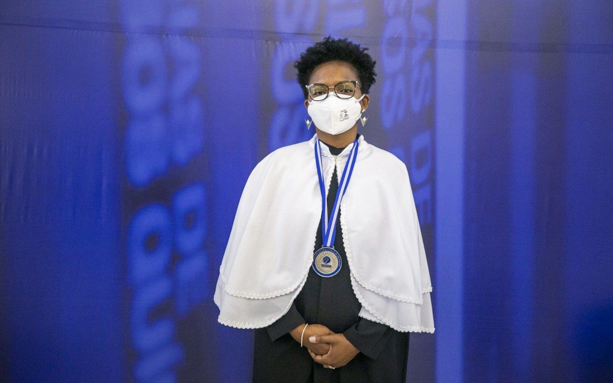 Governador em exerc&iacute;cio Cl&aacute;udio Castro d&aacute; posse a nova reitoria da Uezo no Pal&aacute;cio Guanabara