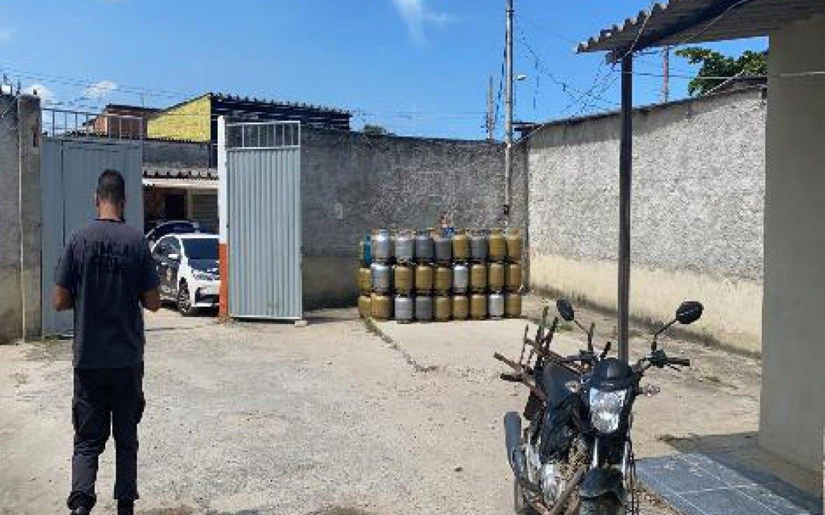 Pol&iacute;cia Civil faz opera&ccedil;&atilde;o contra mil&iacute;cias na Zona Oeste do Rio