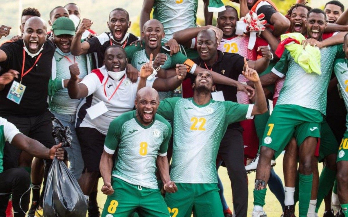 Jogadores da sele&ccedil;&atilde;o de Comores celebram a classifica&ccedil;&atilde;o para a Copa Africana de Na&ccedil;&otilde;es