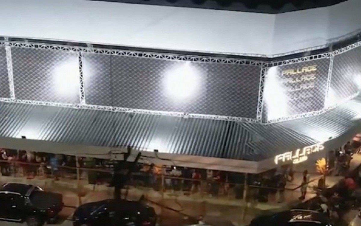 Casa de show realiza festa com lota&ccedil;&atilde;o em S&atilde;o Jo&atilde;o de Meriti