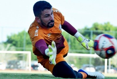 Empresário de Marcos Felipe nega contato com o São Paulo e goleiro deve permanecer no Fluminense