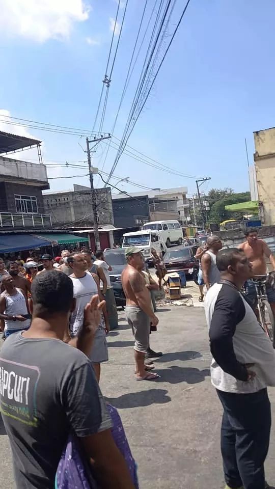 A&ccedil;&atilde;o da PM termina com um morto e cinco presos em Duque de Caxias