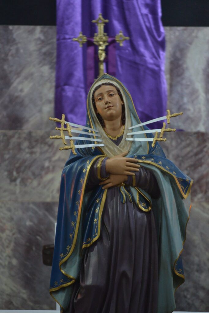 Imagem de Nossa Senhora das Dores, antes de ser destruída por vandalismo - Divulgação / Diocese de Petrópolis