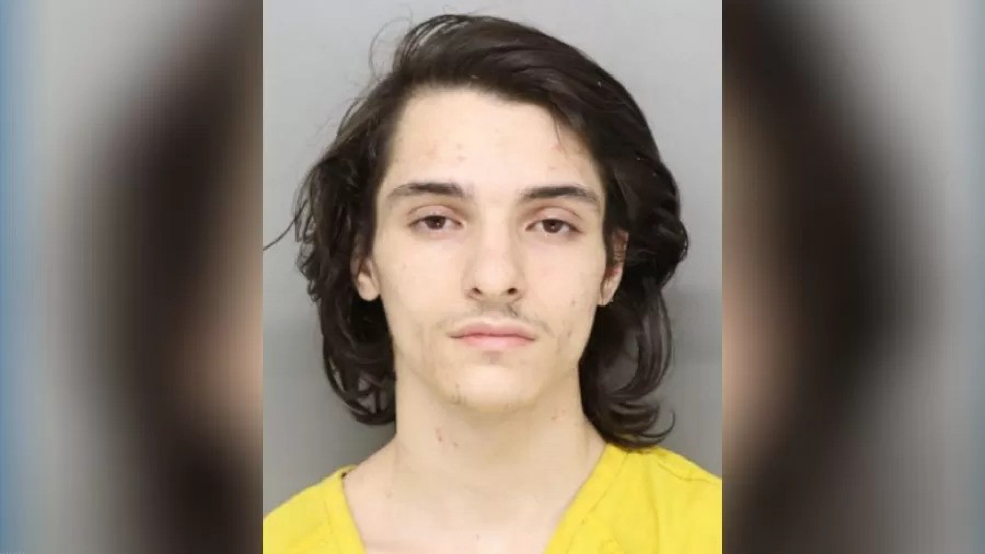 Homem &eacute; preso acusado de estuprar adolescente enquanto morava embaixo de sua cama por tr&ecirc;s semanas