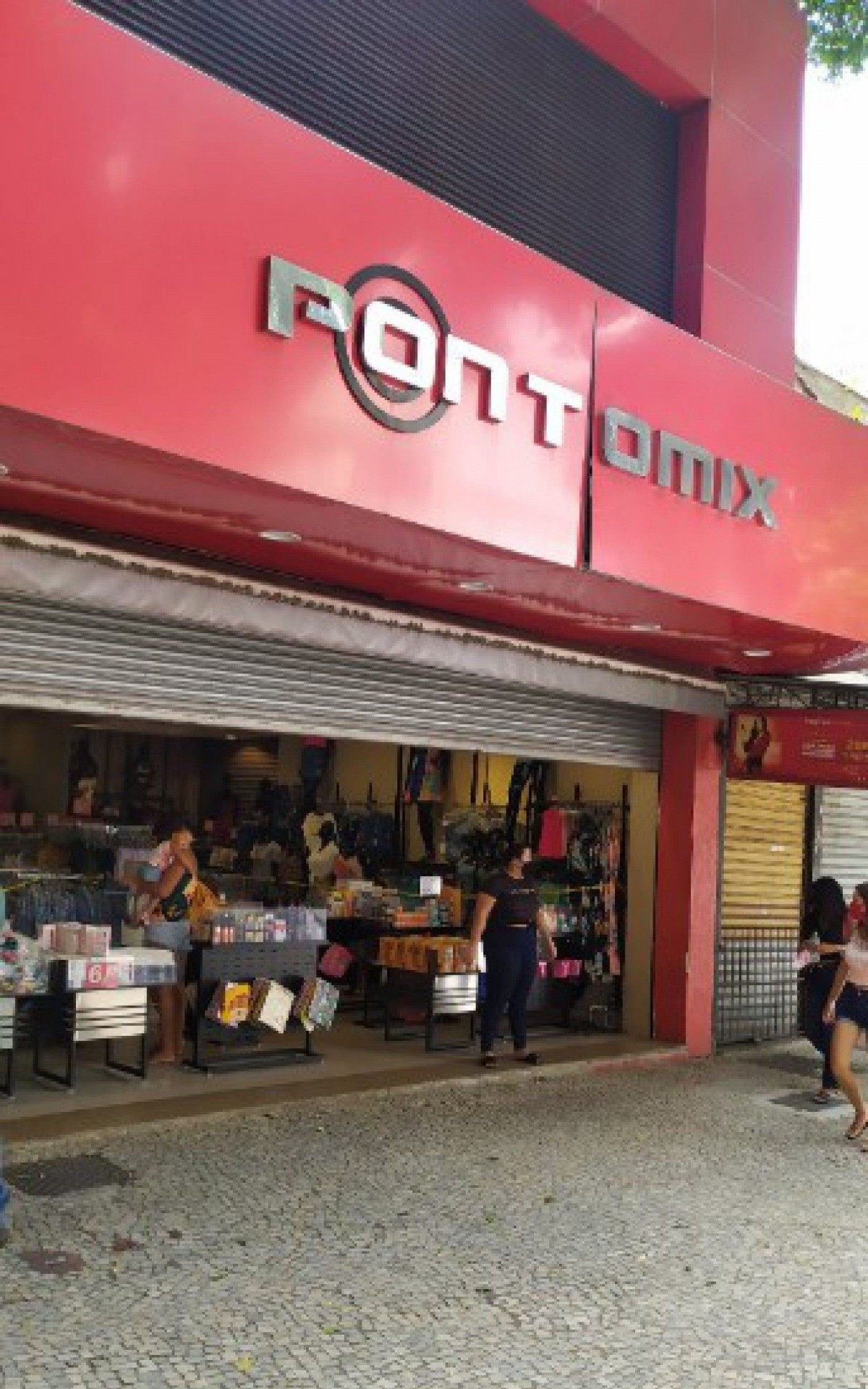 Com&eacute;rcio aberto em meio ao decreto de suspens&atilde;o de atividades n&atilde;o essenciais